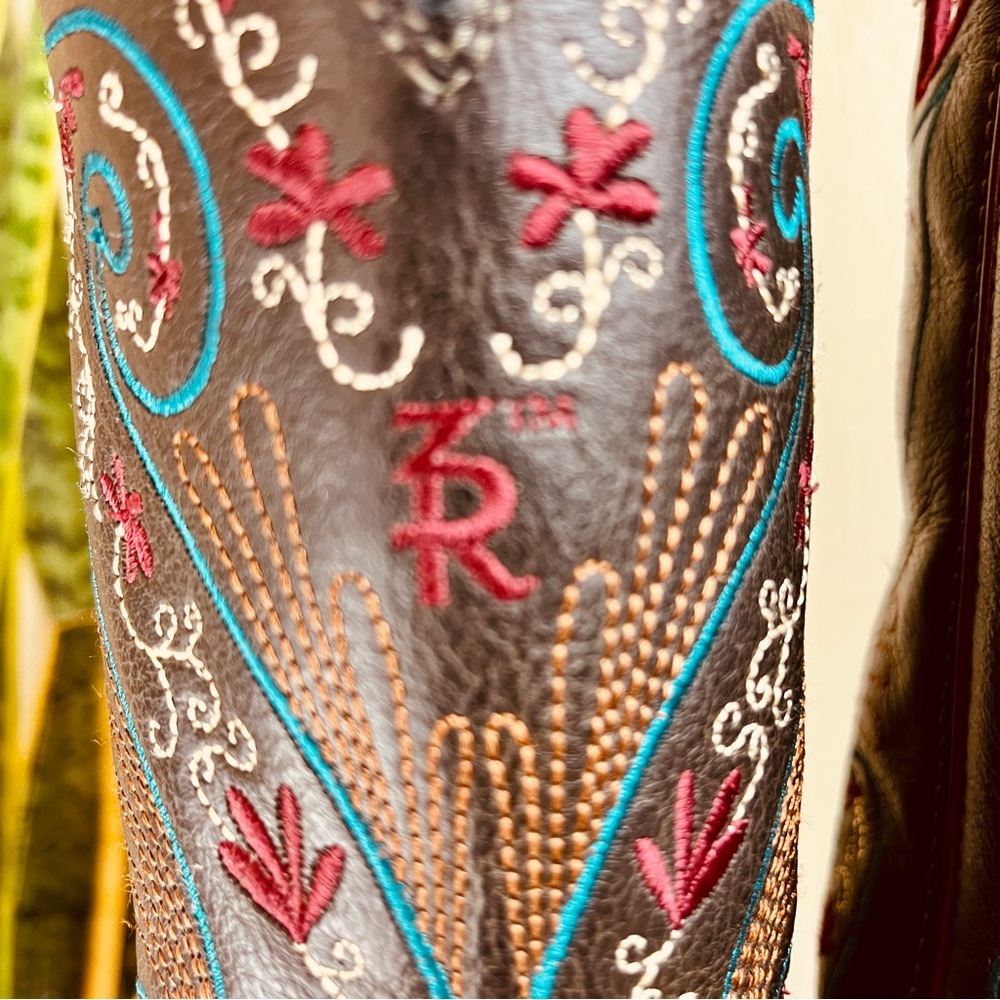 Tony Lama Brown Leather Western Heeled Boots with Turquoise & Red Embroidery - Picture 13 of 15